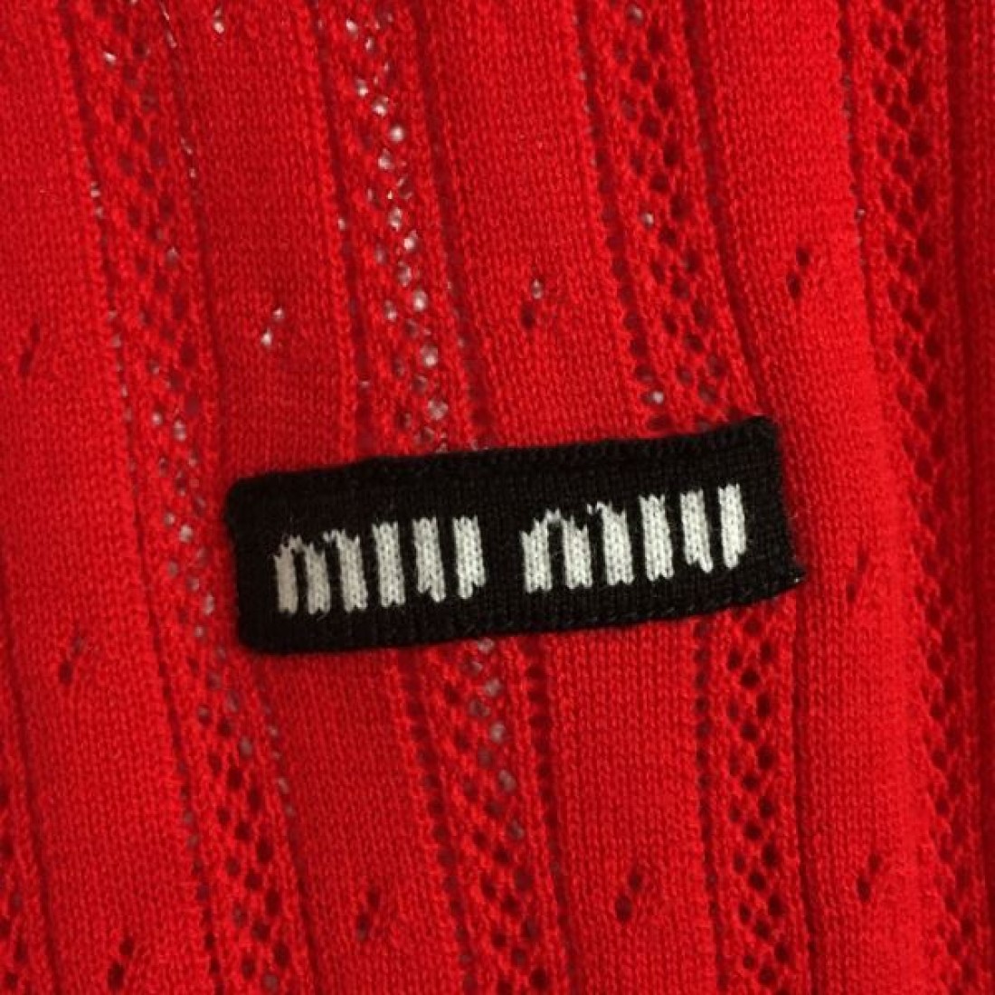 ナチュラルで柔らかな印象の ミュウミュウ コピー 半袖ニット MIU MIU