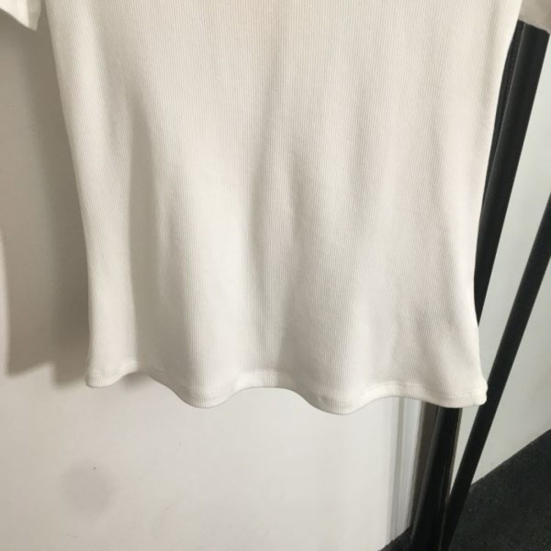 ミュウミュウ コピー 半袖Tシャツ MIU MIU 優美なシルエットが魅力
