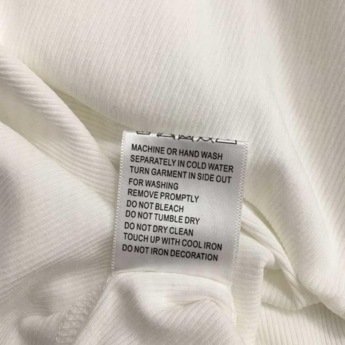 ミュウミュウ コピー 半袖Tシャツ MIU MIU 優美なシルエットが魅力
