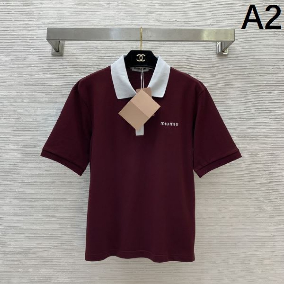 MIU MIU コピー 半袖Tシャツ ミュウミュウらしい 繊細で柔らかなニュアンス