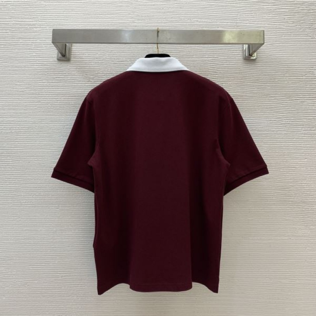 MIU MIU コピー 半袖Tシャツ ミュウミュウらしい 繊細で柔らかなニュアンス
