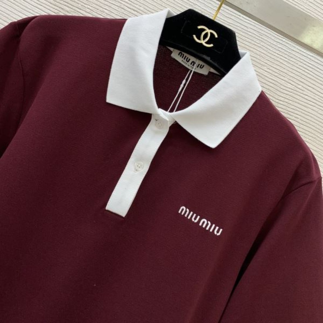 MIU MIU コピー 半袖Tシャツ ミュウミュウらしい 繊細で柔らかなニュアンス
