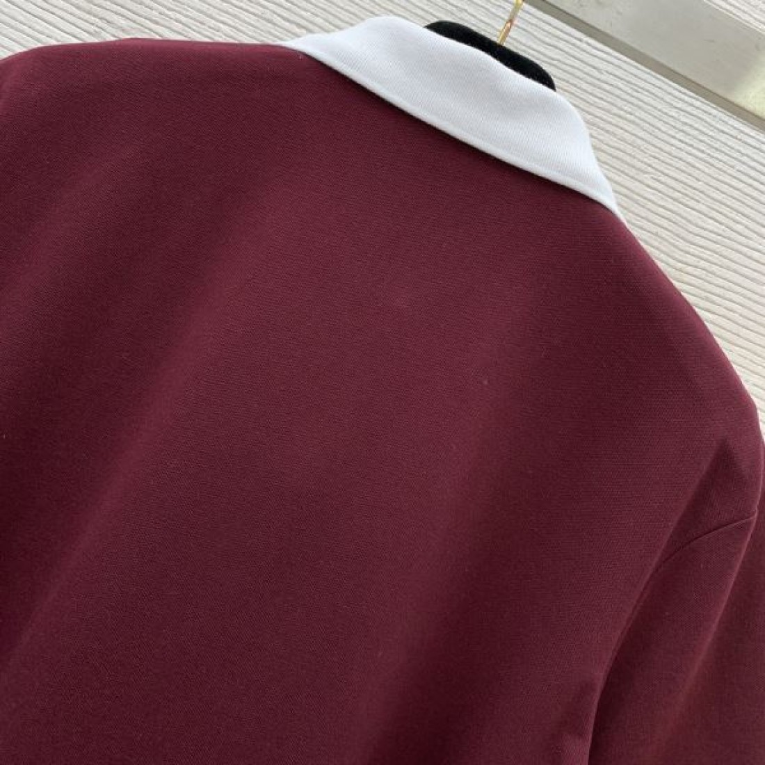 MIU MIU コピー 半袖Tシャツ ミュウミュウらしい 繊細で柔らかなニュアンス