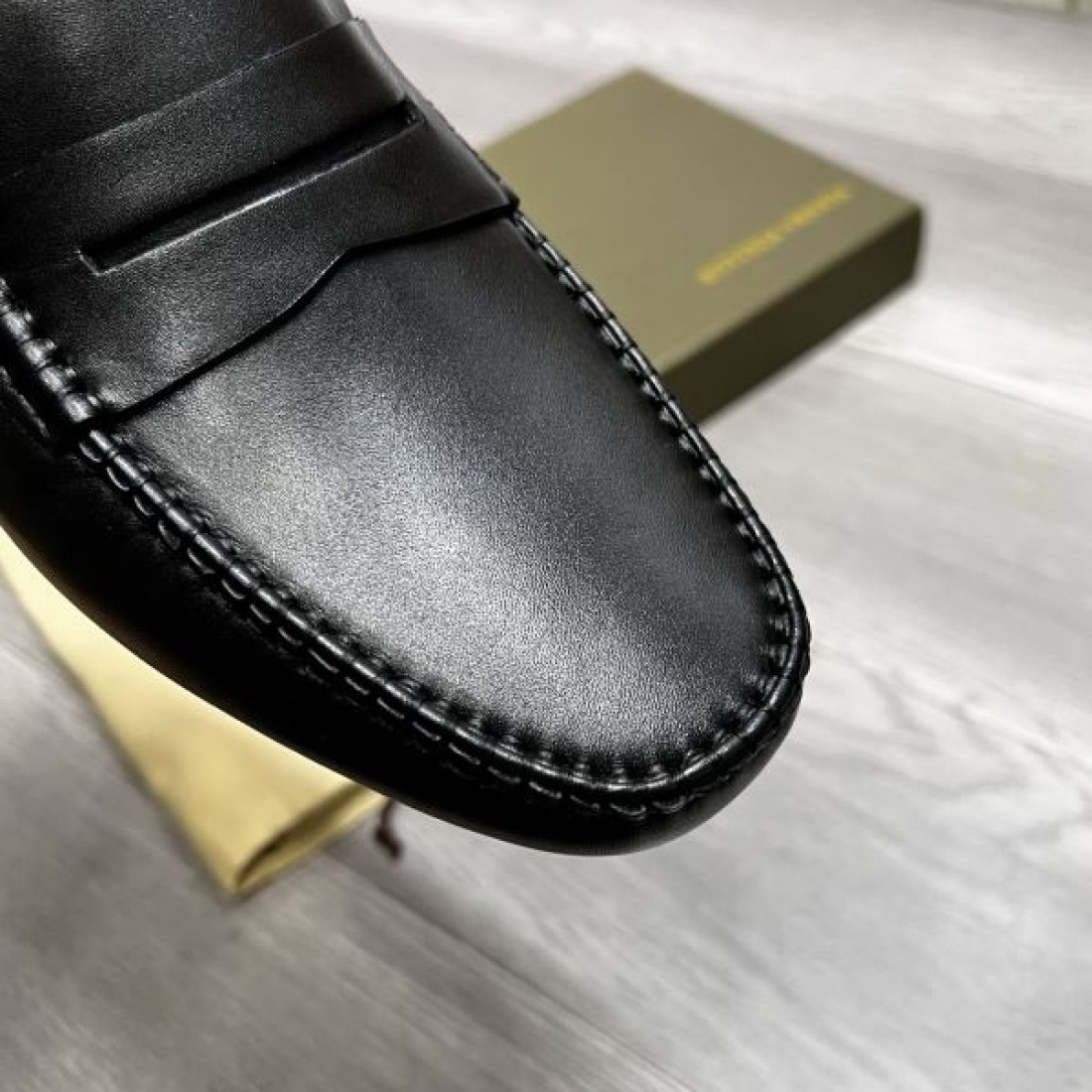 今季イチオシ BOTTEGA VENETA ボッテガヴェネタ コピー ビジネスシューズ 季節感たっぷり