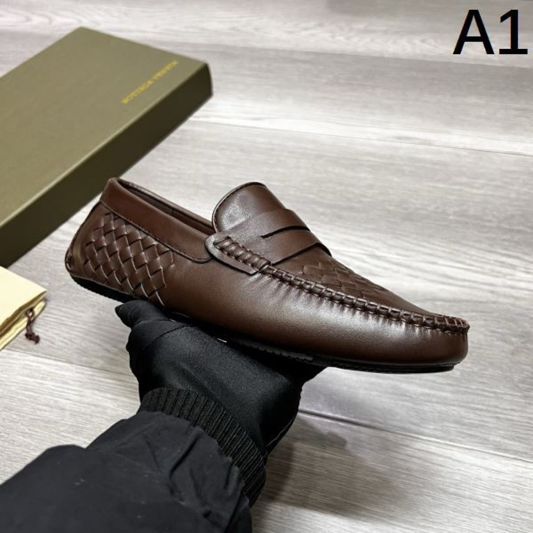 都会的で モードな雰囲気 BOTTEGA VENETA ボッテガヴェネタ コピー ビジネスシューズ が人気