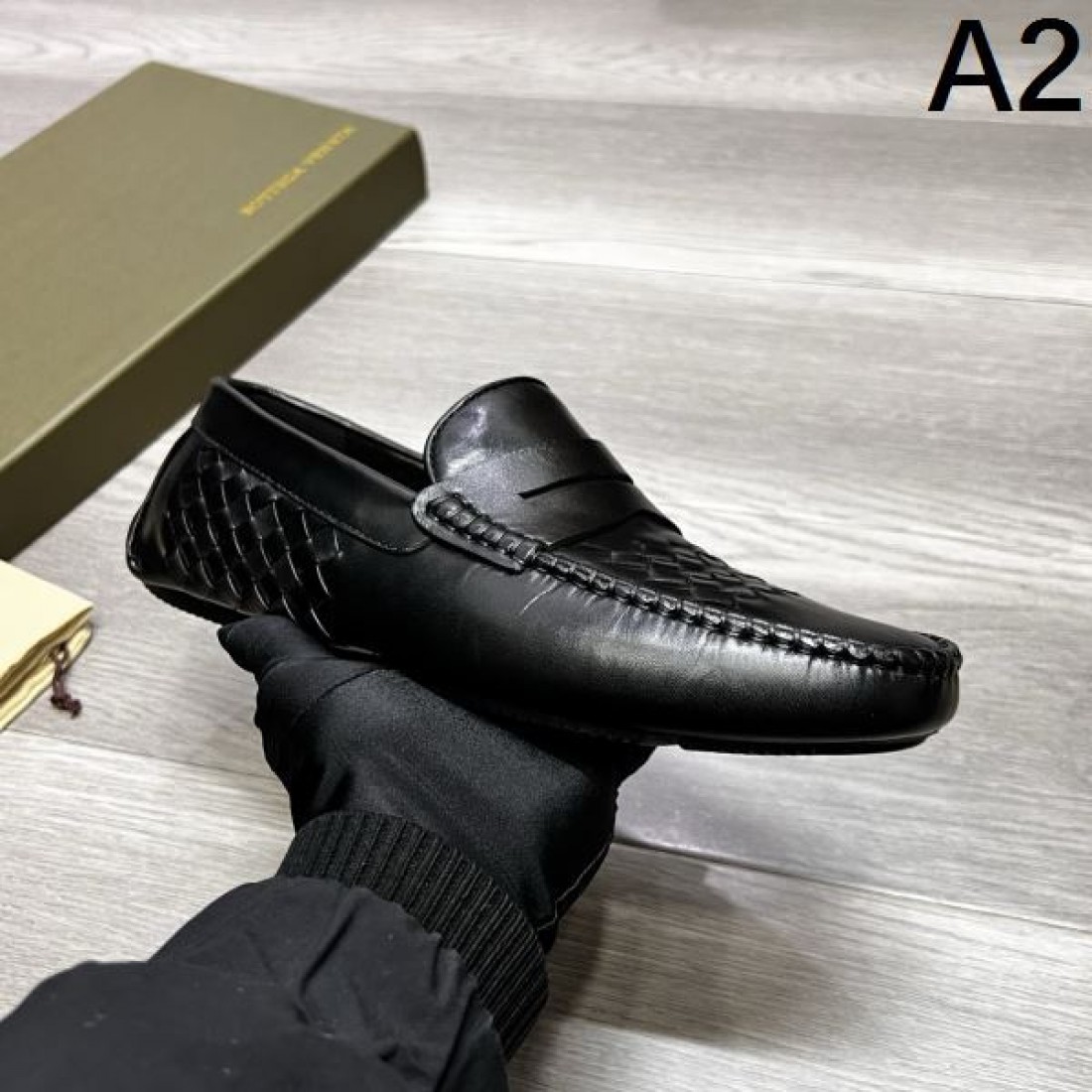 都会的で モードな雰囲気 BOTTEGA VENETA ボッテガヴェネタ コピー ビジネスシューズ が人気