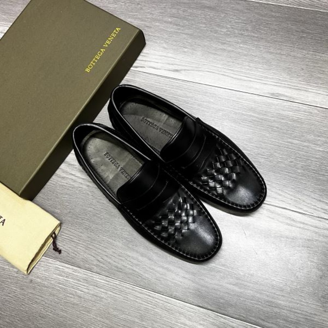 都会的で モードな雰囲気 BOTTEGA VENETA ボッテガヴェネタ コピー ビジネスシューズ が人気