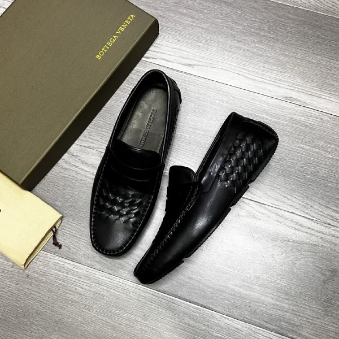 都会的で モードな雰囲気 BOTTEGA VENETA ボッテガヴェネタ コピー ビジネスシューズ が人気