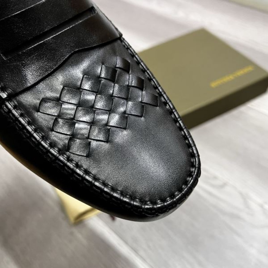 都会的で モードな雰囲気 BOTTEGA VENETA ボッテガヴェネタ コピー ビジネスシューズ が人気