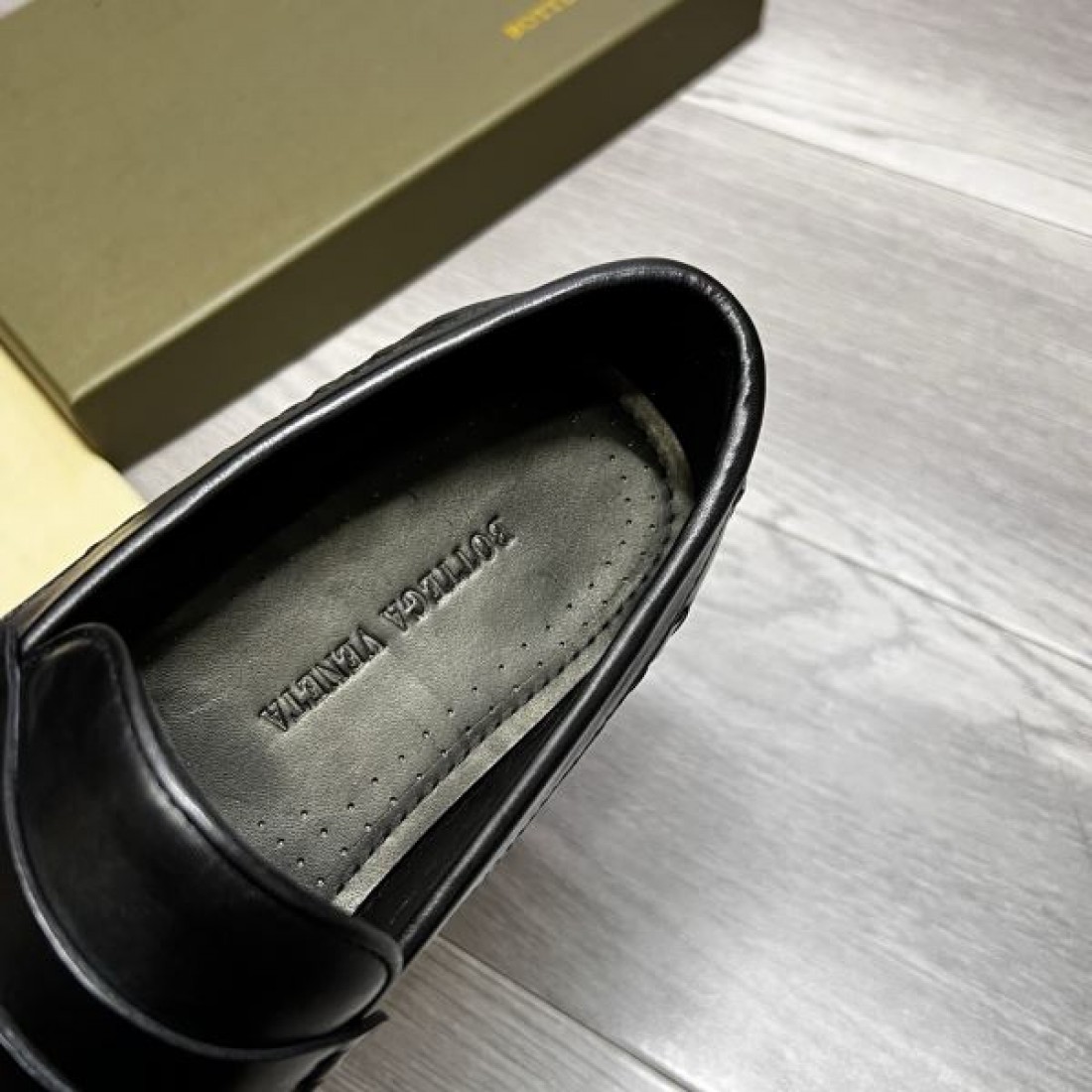 都会的で モードな雰囲気 BOTTEGA VENETA ボッテガヴェネタ コピー ビジネスシューズ が人気
