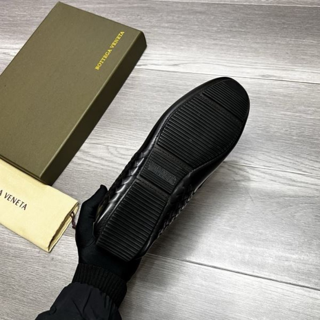 都会的で モードな雰囲気 BOTTEGA VENETA ボッテガヴェネタ コピー ビジネスシューズ が人気