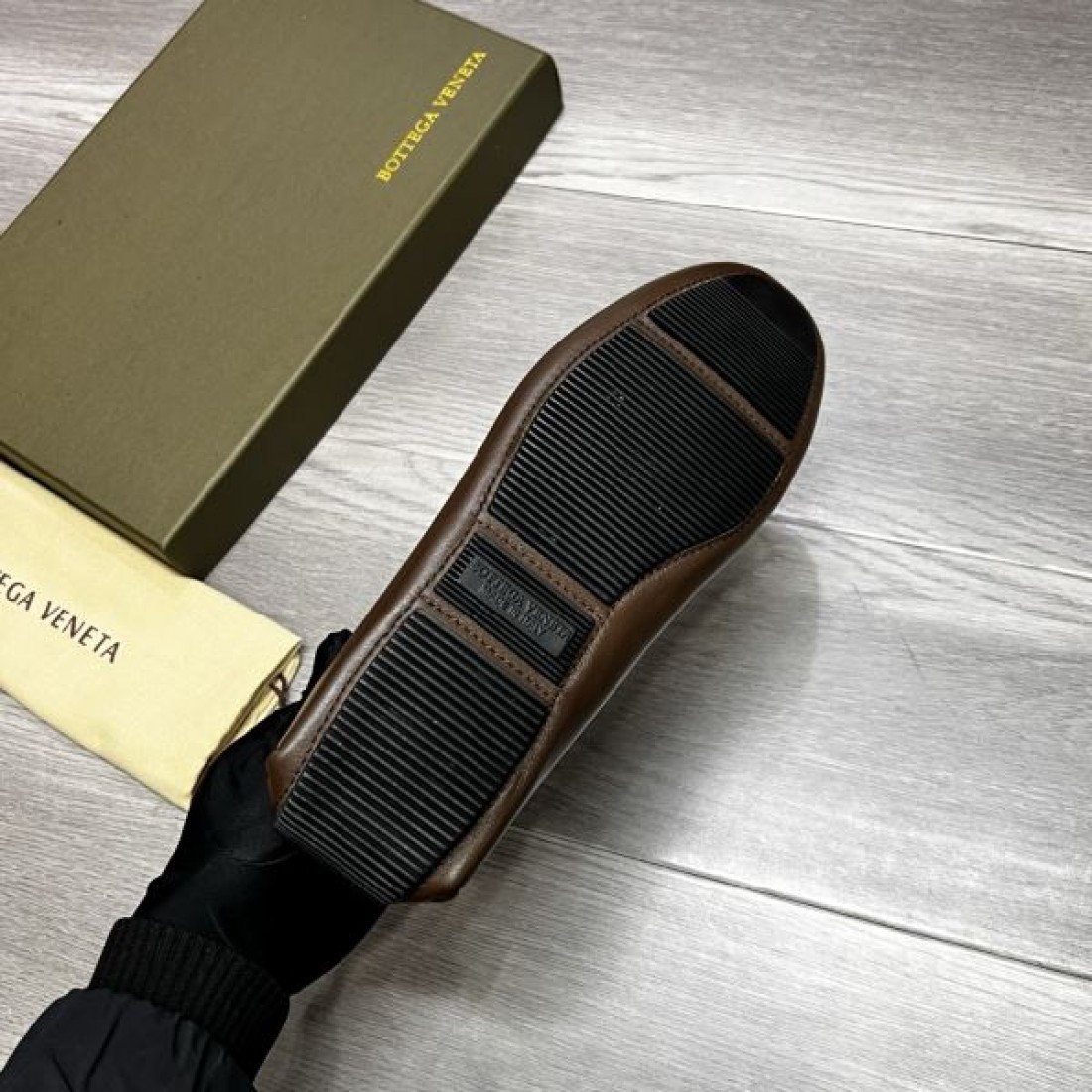 上質感に満ちた BOTTEGA VENETA ボッテガヴェネタ コピー ビジネスシューズ を今すぐ体感