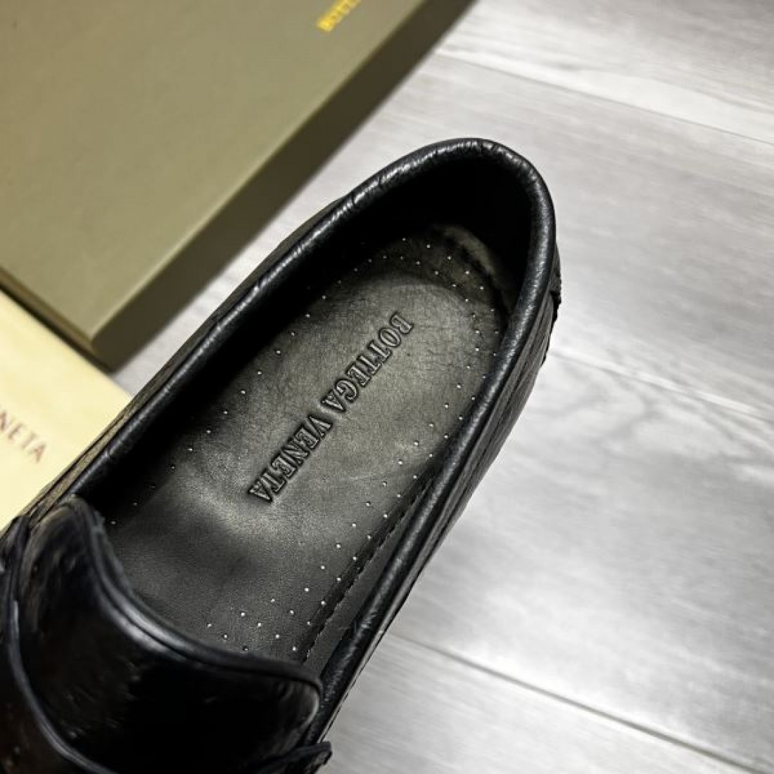 BOTTEGA VENETA ボッテガヴェネタ コピー ビジネスシューズ 魅力的でスマートな印象に