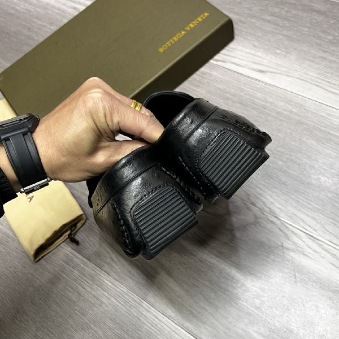 BOTTEGA VENETA ボッテガヴェネタ コピー ビジネスシューズ 魅力的でスマートな印象に