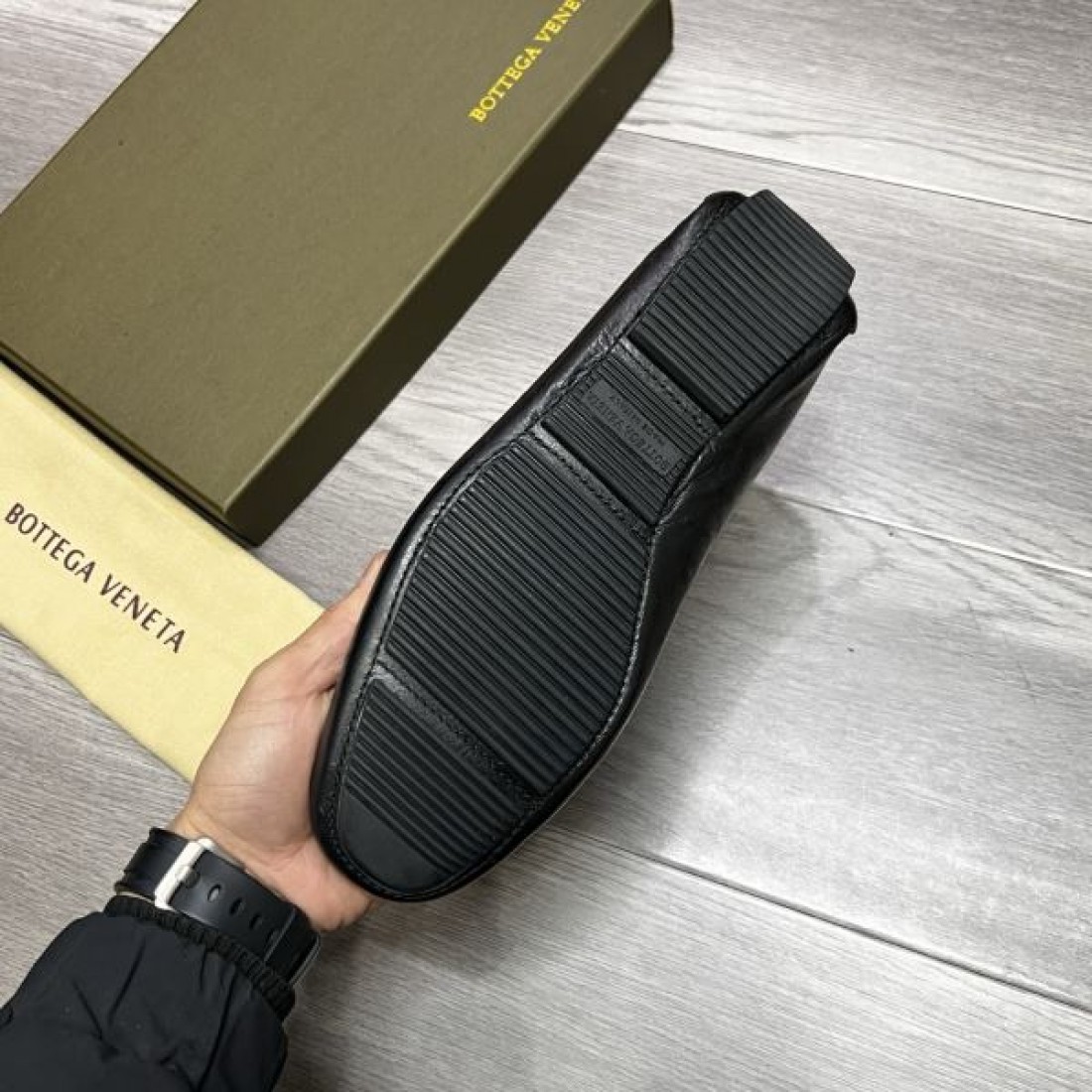 BOTTEGA VENETA ボッテガヴェネタ コピー ビジネスシューズ 魅力的でスマートな印象に