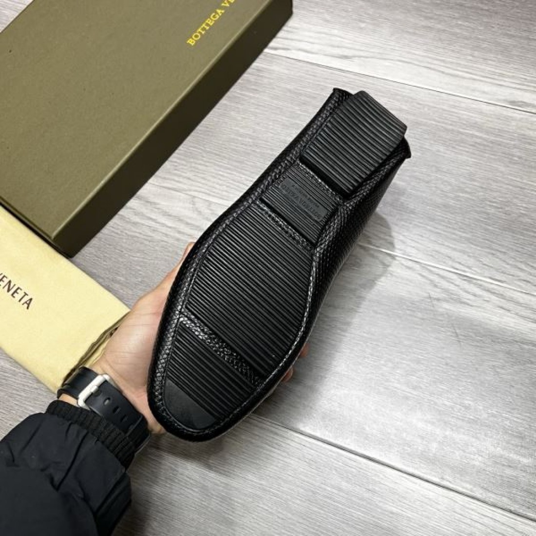 存在感のあるスタイルで BOTTEGA VENETA ボッテガヴェネタ コピー ビジネスシューズ