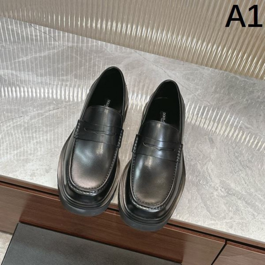 魅力的で知的な FERRAGAMO サルヴァトーレ フェラガモ コピー ビジネスシューズ