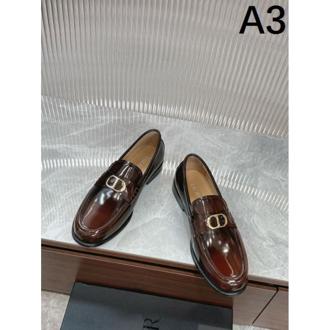 DIOR ディオール コピー ビジネスシューズ 上質でエッジの効いたフォルムが魅力