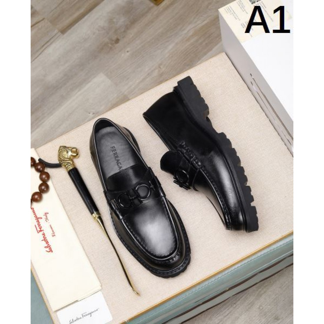 圧倒的な 存在感のある サルヴァトーレ コピー ビジネスシューズ FERRAGAMO