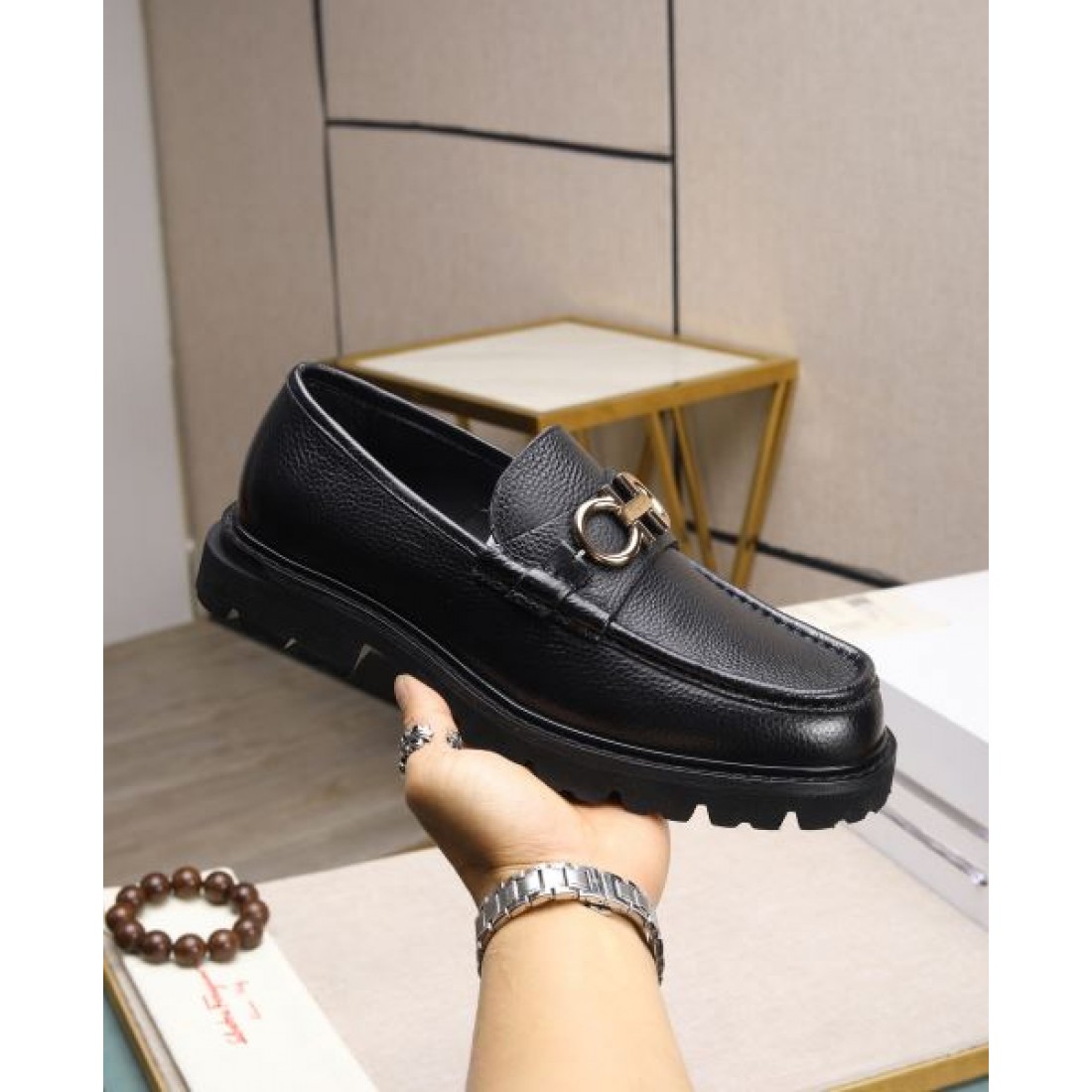 圧倒的な 存在感のある サルヴァトーレ コピー ビジネスシューズ FERRAGAMO
