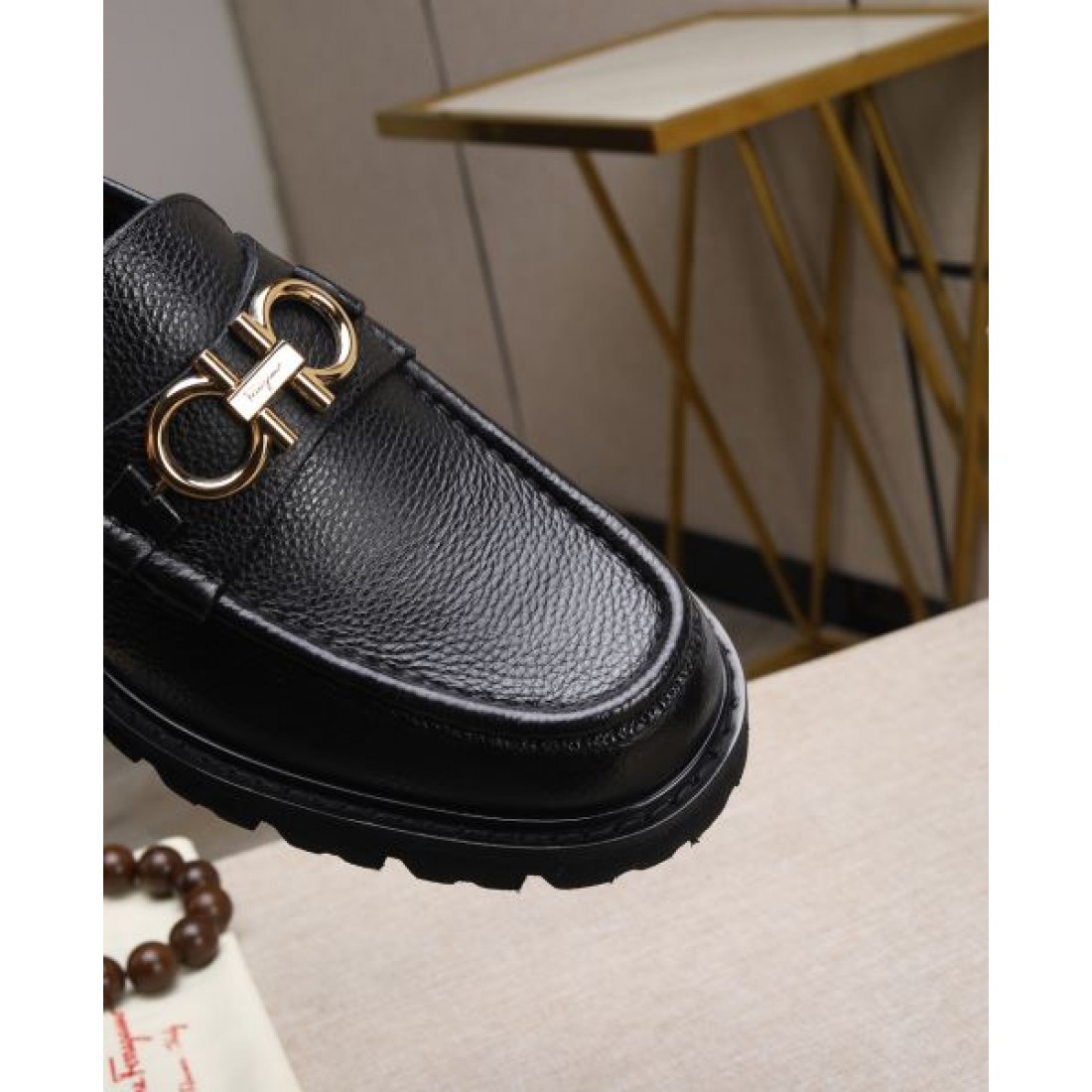 圧倒的な 存在感のある サルヴァトーレ コピー ビジネスシューズ FERRAGAMO