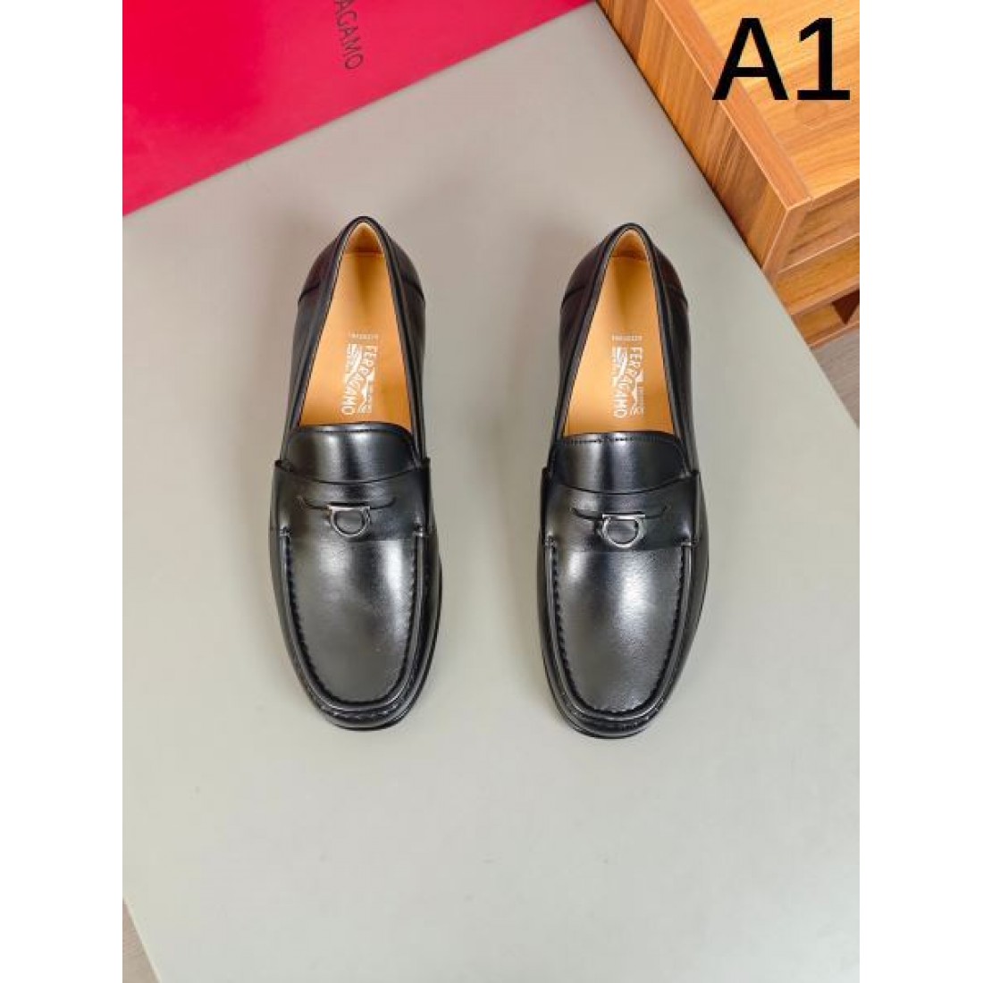 洗練と重厚感を備えた FERRAGAMO サルヴァトーレ コピー ビジネスシューズ