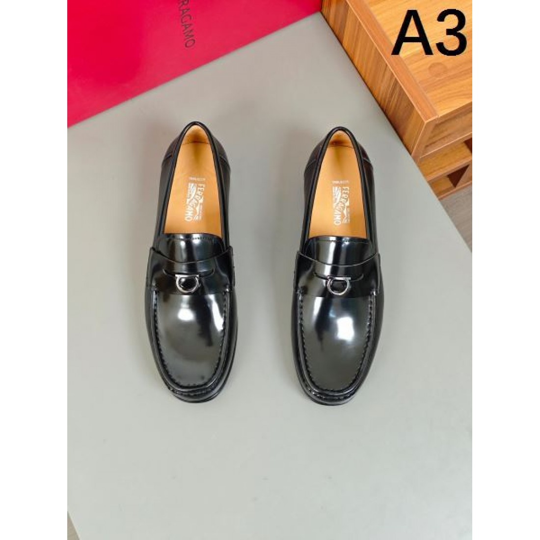 洗練と重厚感を備えた FERRAGAMO サルヴァトーレ コピー ビジネスシューズ