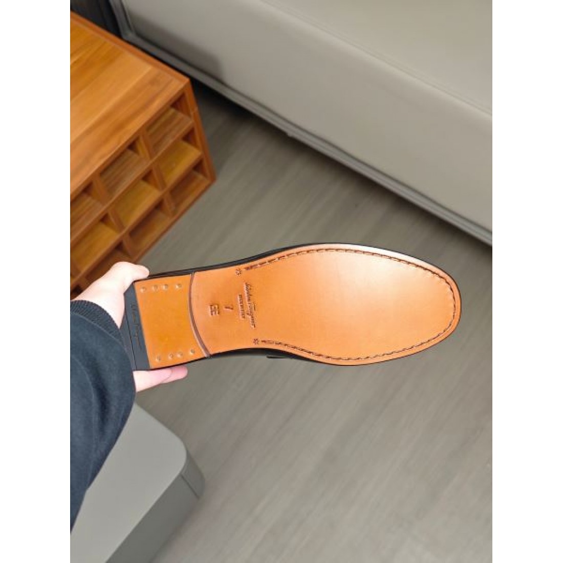 洗練と重厚感を備えた FERRAGAMO サルヴァトーレ コピー ビジネスシューズ