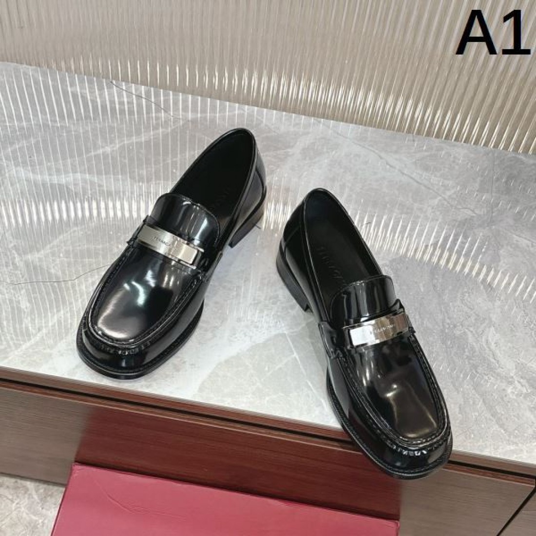 FERRAGAMOのサルヴァトーレ コピー ビジネスシューズで、魅力的かつ高品位に