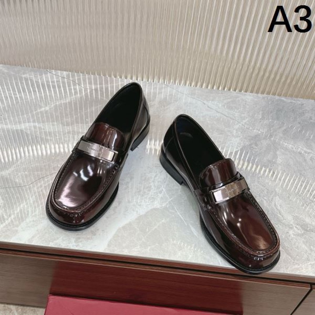 FERRAGAMOのサルヴァトーレ コピー ビジネスシューズで、魅力的かつ高品位に