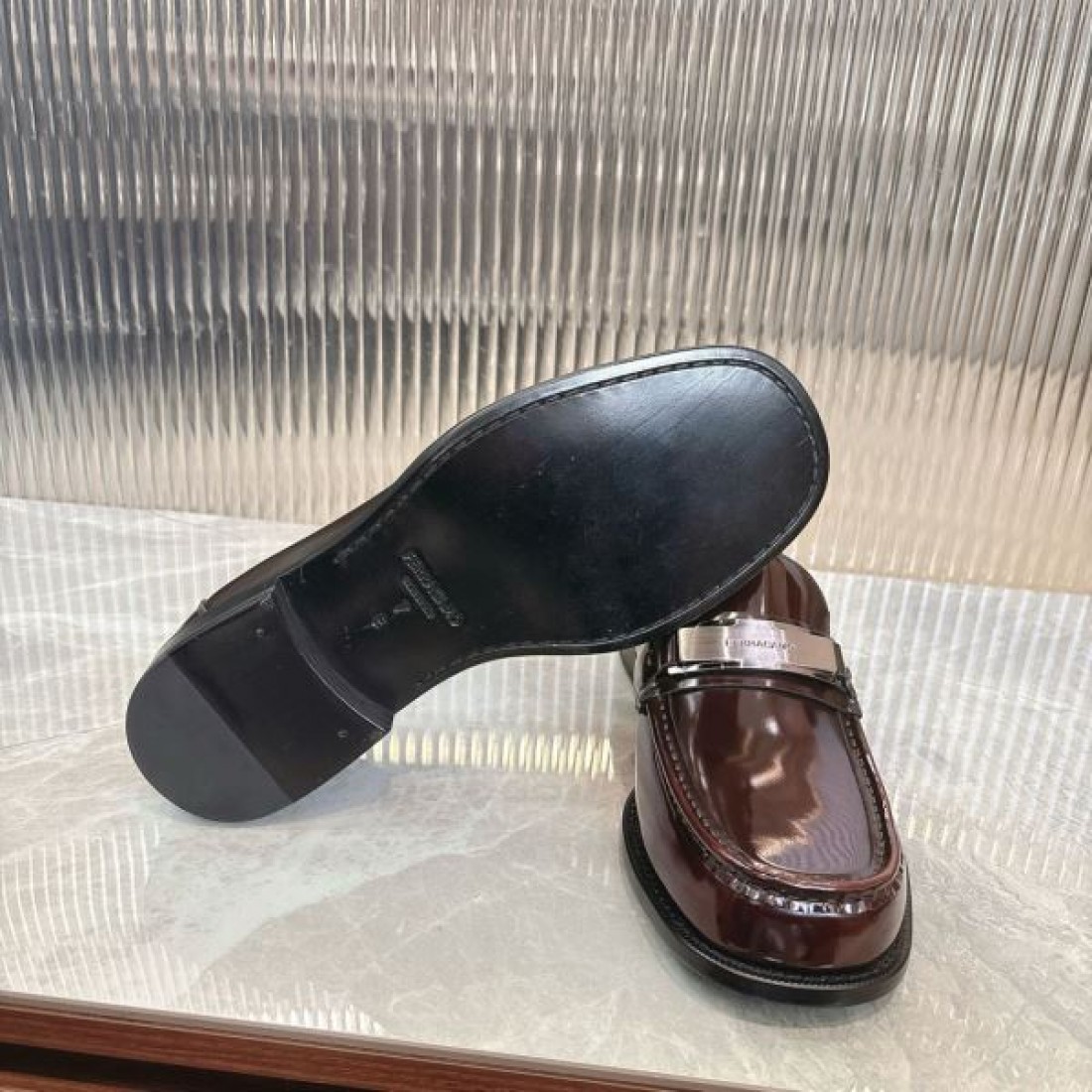 FERRAGAMOのサルヴァトーレ コピー ビジネスシューズで、魅力的かつ高品位に