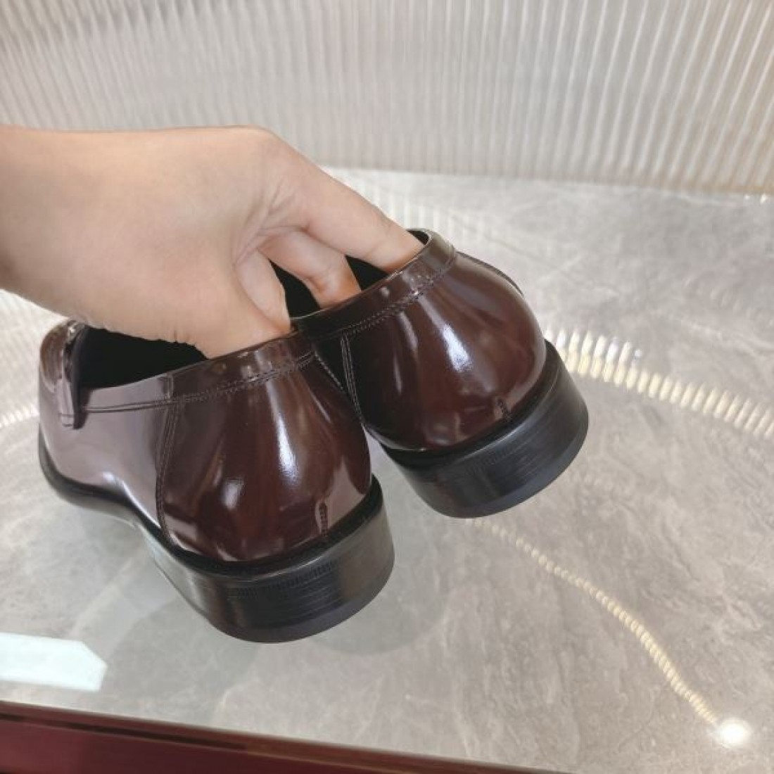 FERRAGAMOのサルヴァトーレ コピー ビジネスシューズで、魅力的かつ高品位に