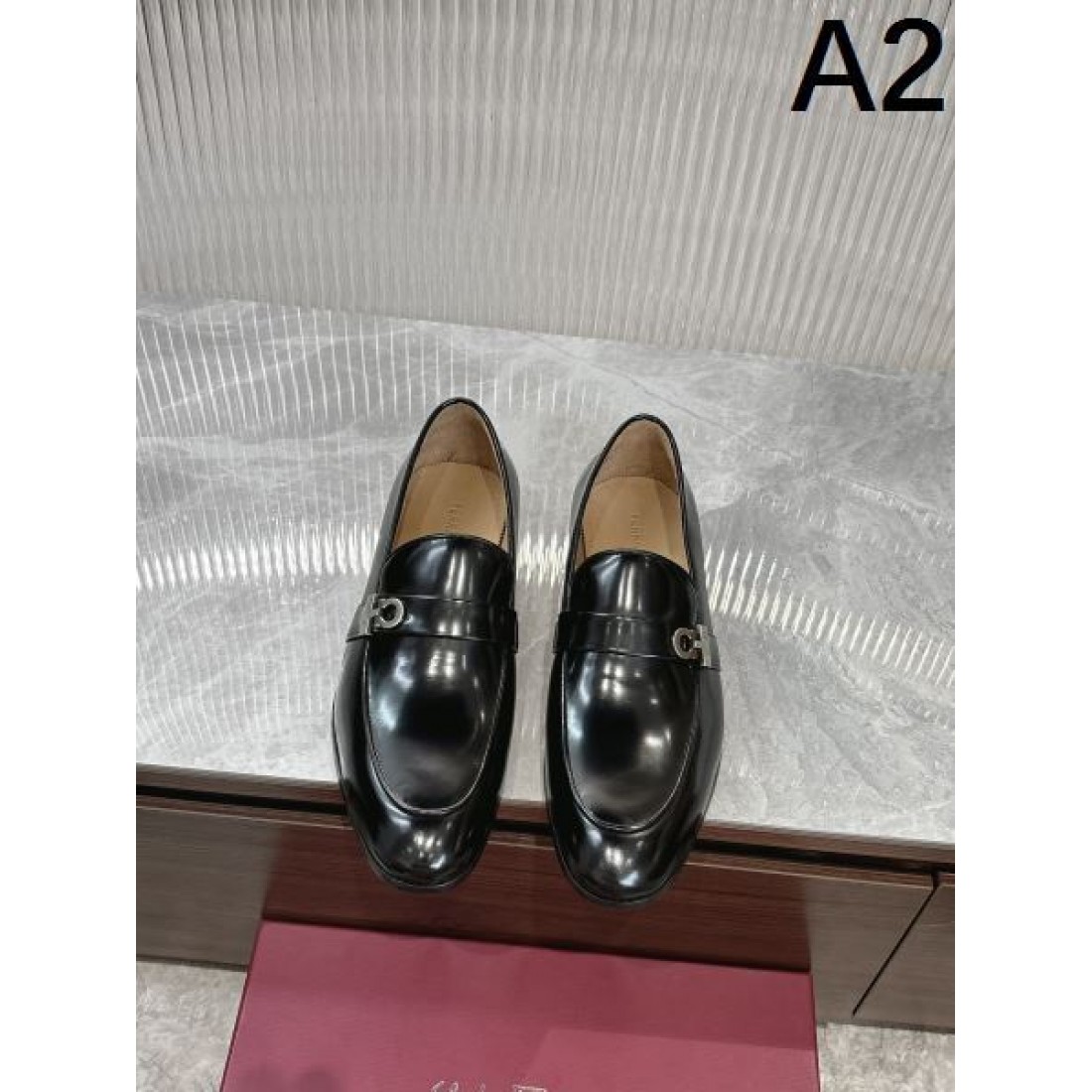 サルヴァトーレ コピー ビジネスシューズ FERRAGAMO 独特な雰囲気と贅沢感