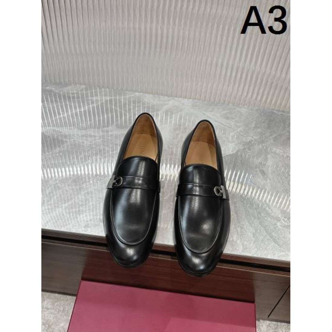 サルヴァトーレ コピー ビジネスシューズ FERRAGAMO 独特な雰囲気と贅沢感