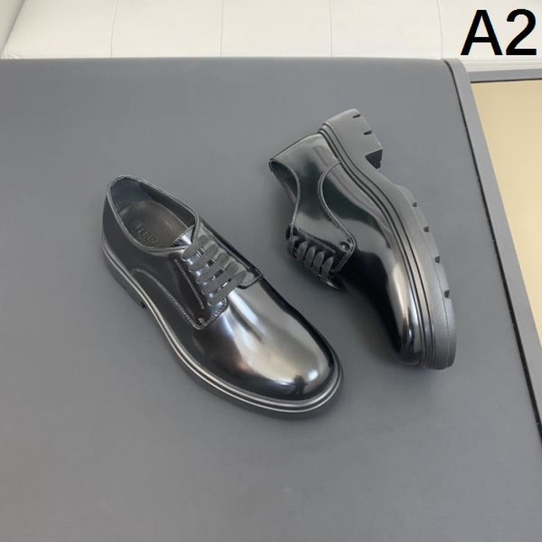 エレガントな印象を与える サルヴァトーレ コピー ビジネスシューズ FERRAGAMOの逸品