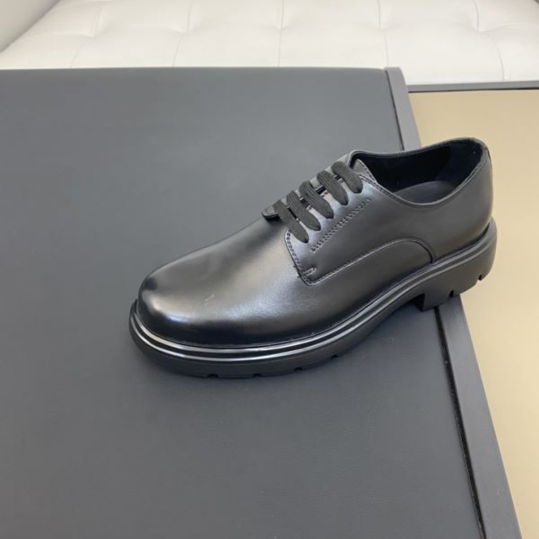 エレガントな印象を与える サルヴァトーレ コピー ビジネスシューズ FERRAGAMOの逸品