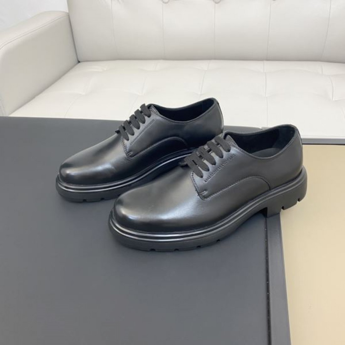 エレガントな印象を与える サルヴァトーレ コピー ビジネスシューズ FERRAGAMOの逸品