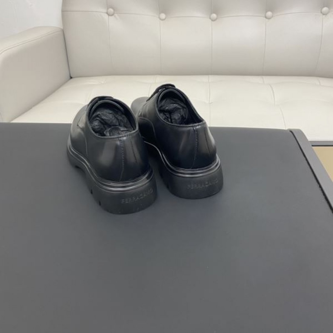 エレガントな印象を与える サルヴァトーレ コピー ビジネスシューズ FERRAGAMOの逸品