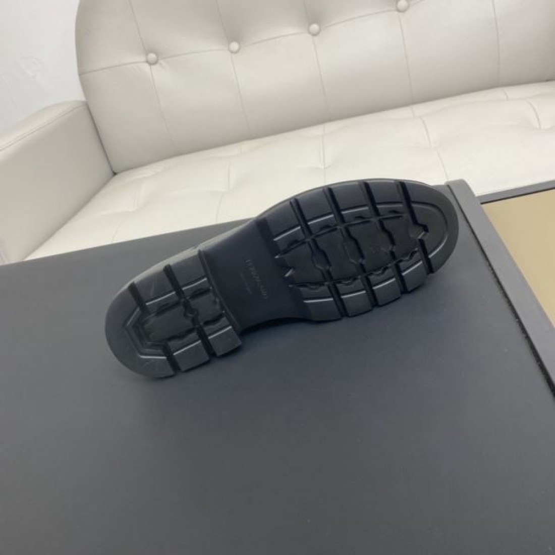 エレガントな印象を与える サルヴァトーレ コピー ビジネスシューズ FERRAGAMOの逸品
