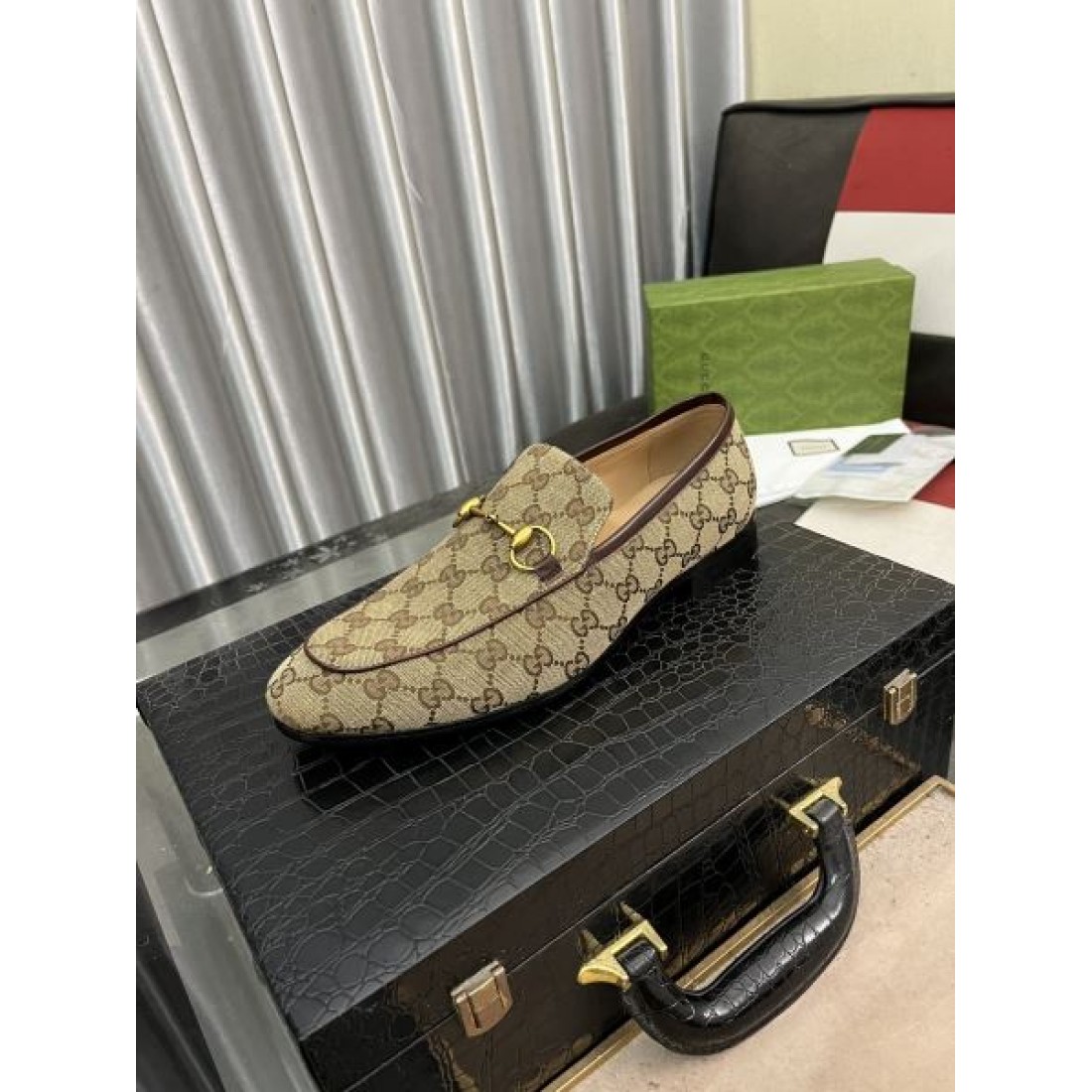 グッチ コピー ビジネスシューズ GUCCI 静かで強さのある印象が魅力
