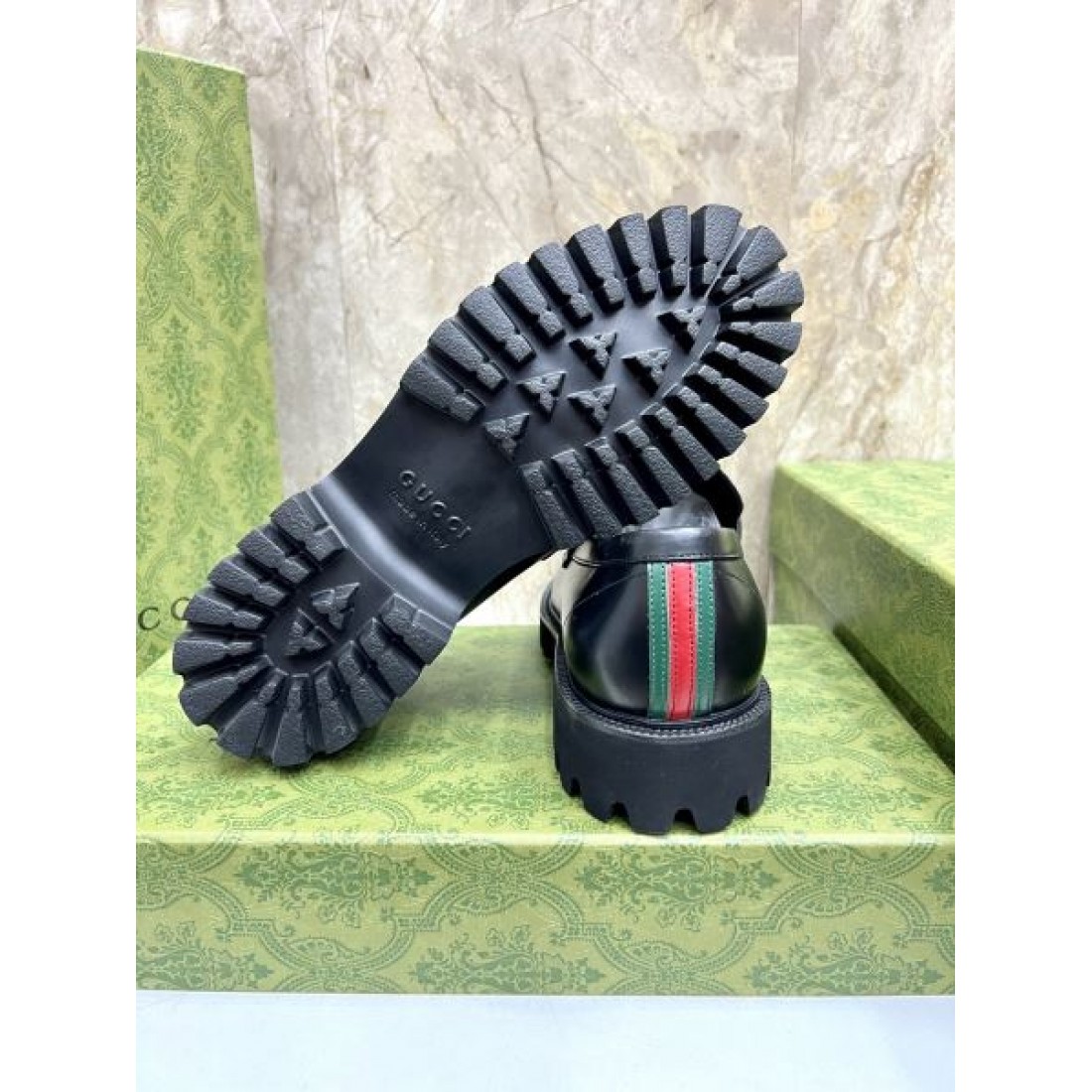 上質でエレガントな GUCCI グッチ コピー ビジネスシューズ 大人の足元に