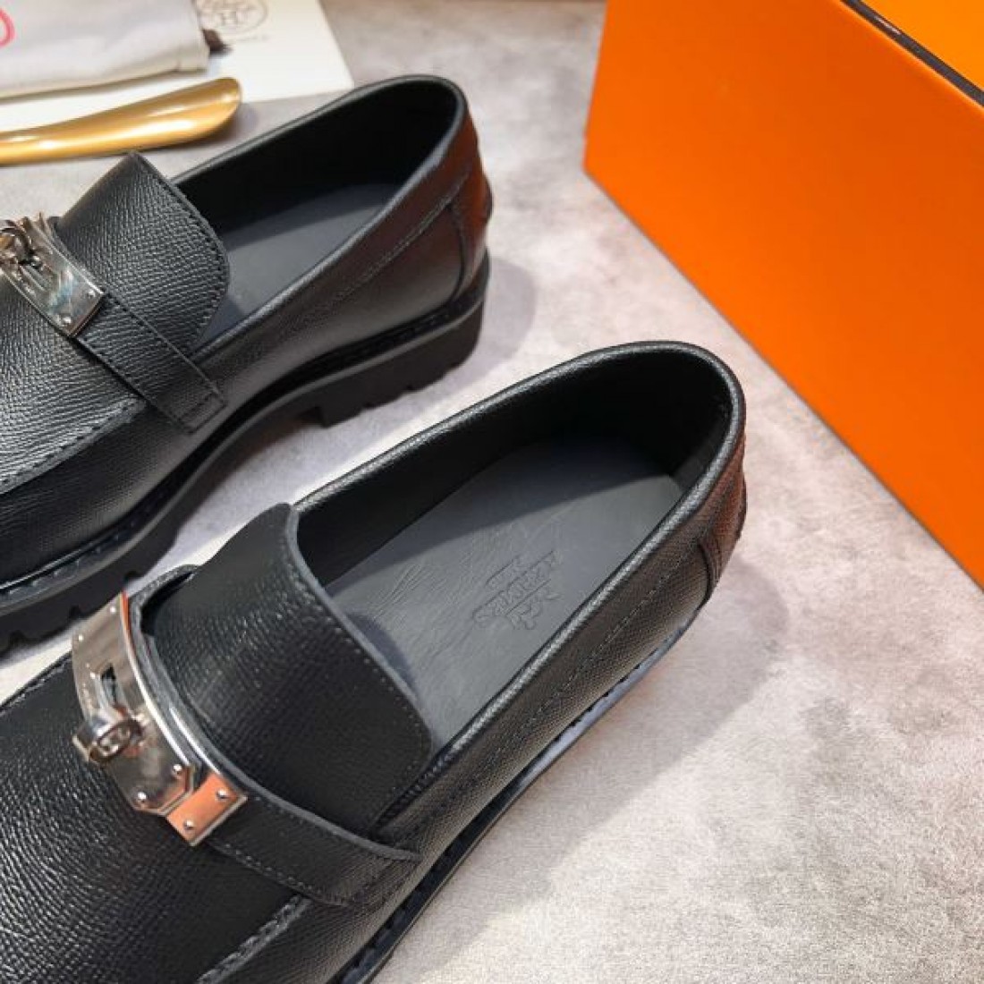 SNS映え抜群 HERMES エルメス コピー ビジネスシューズ 一瞬で華やぐ
