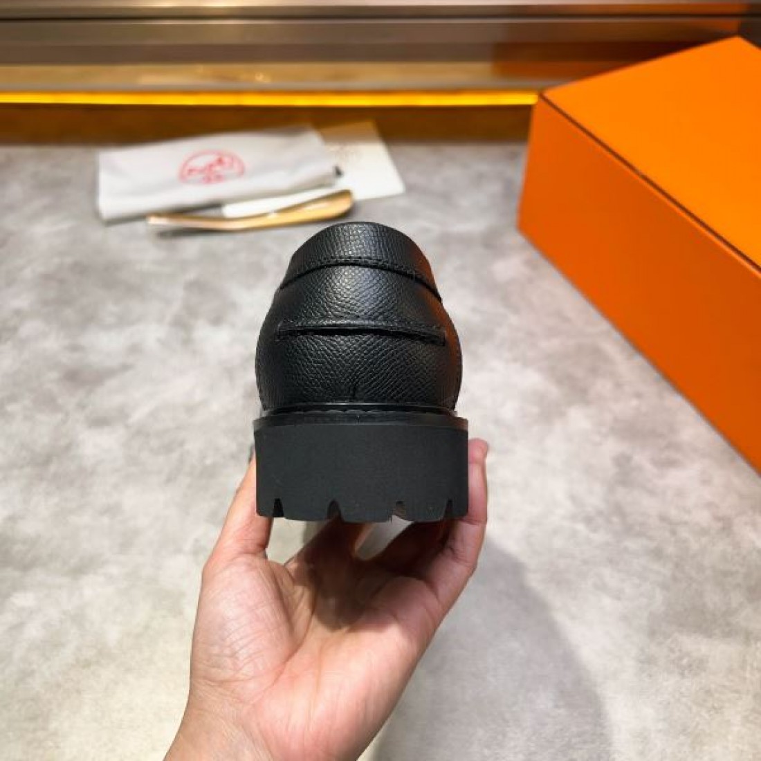 SNS映え抜群 HERMES エルメス コピー ビジネスシューズ 一瞬で華やぐ