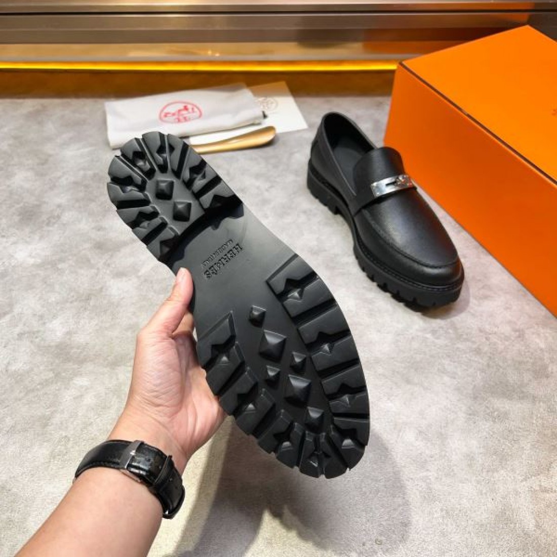 SNS映え抜群 HERMES エルメス コピー ビジネスシューズ 一瞬で華やぐ