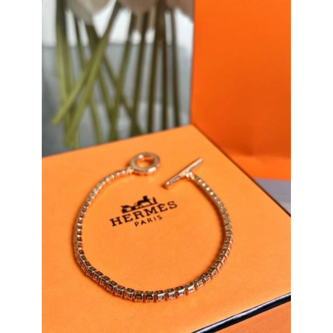 エルメス コピー ブレスレット ロゴ キレイめな印象を与えてくれ HERMES