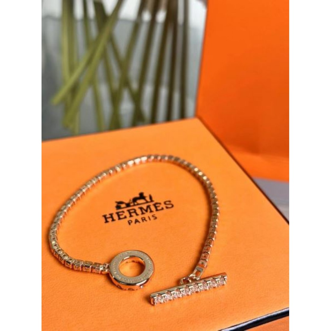 エルメス コピー ブレスレット ロゴ キレイめな印象を与えてくれ HERMES