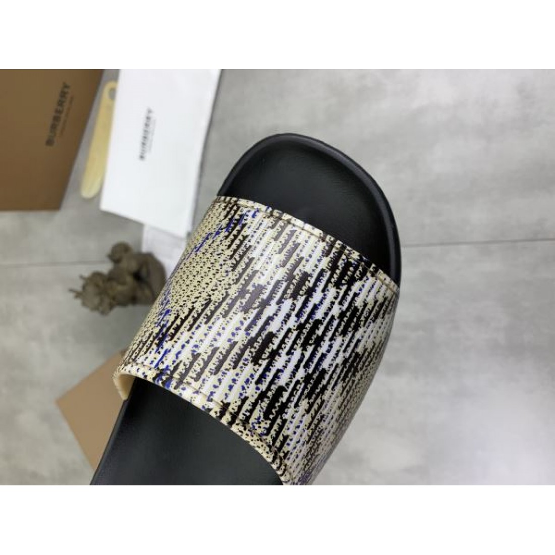 お洒落さん必携 BURBERRY バーバリー コピー サンダル 自分へのご褒美に
