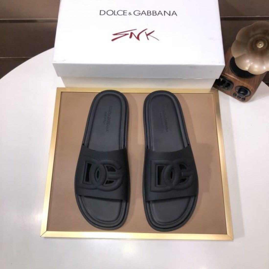  遊び心あるエレガントな ドルチェ＆ガッバーナ コピー サンダル DOLCE＆GABBANA