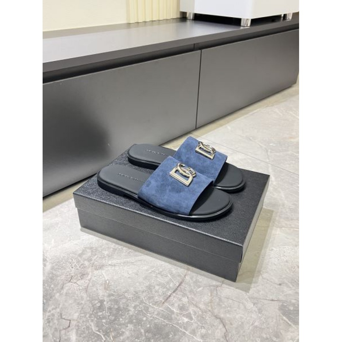 上質で軽やかな履き心地 DOLCE＆GABBANA ドルチェ＆ガッバーナ コピー サンダル