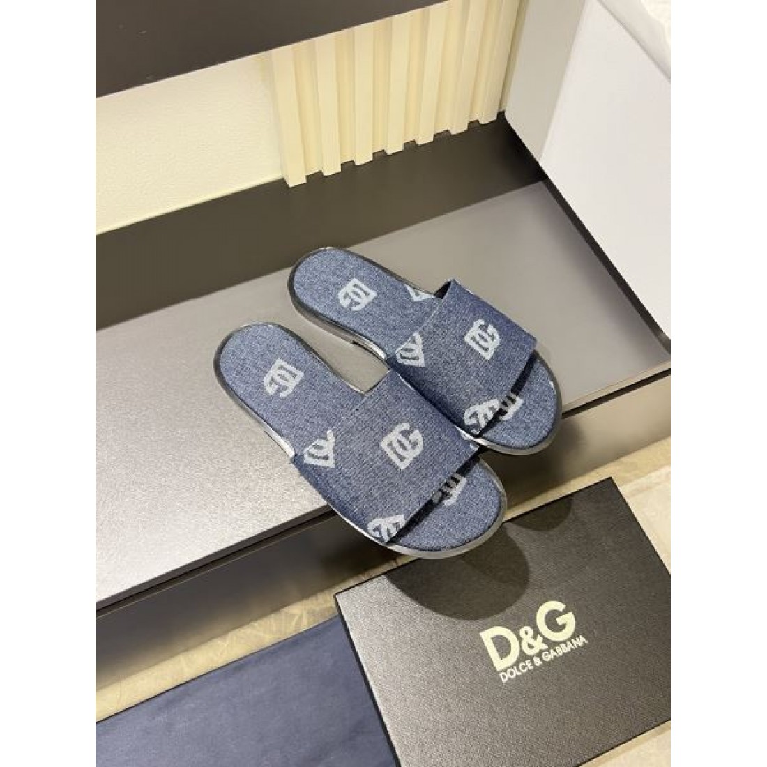 爽やかな印象が魅力のドルチェ＆ガッバーナ コピー サンダル DOLCE＆GABBANA